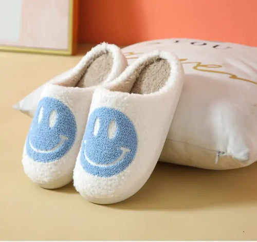 Load image into Gallery viewer, Cute Smile Pattern Fluffy Slippers

