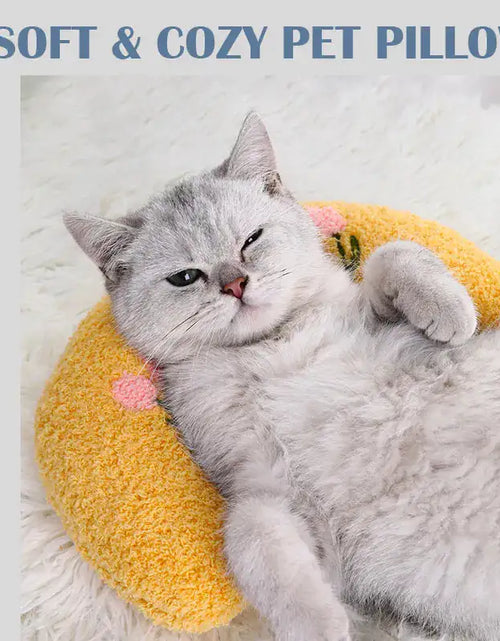 Load image into Gallery viewer, Fashion Neck Protector For Cats
