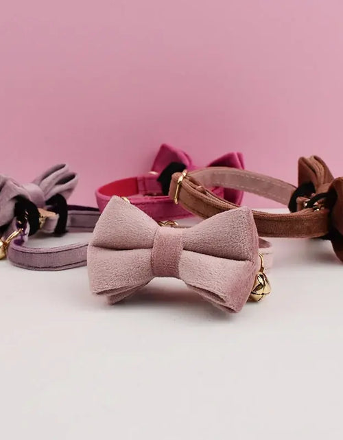 Load image into Gallery viewer, Velvet Cat Collar
