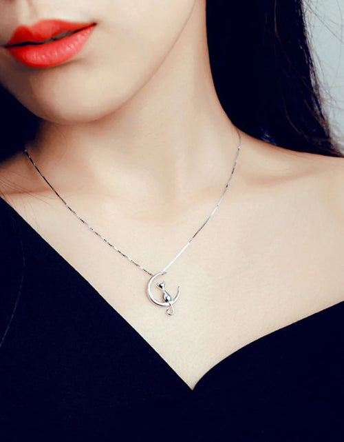 Load image into Gallery viewer, Cat Moon Necklace
