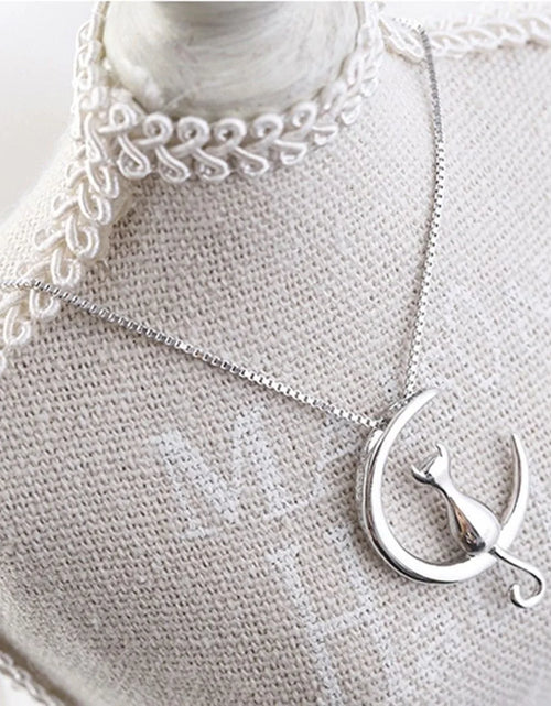 Load image into Gallery viewer, Cat Moon Necklace

