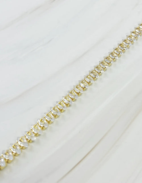 Load image into Gallery viewer, Marquise Cut Sparkle Tennis Bracelet
