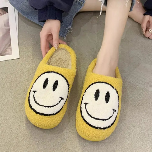 Load image into Gallery viewer, Cute Smile Pattern Fluffy Slippers
