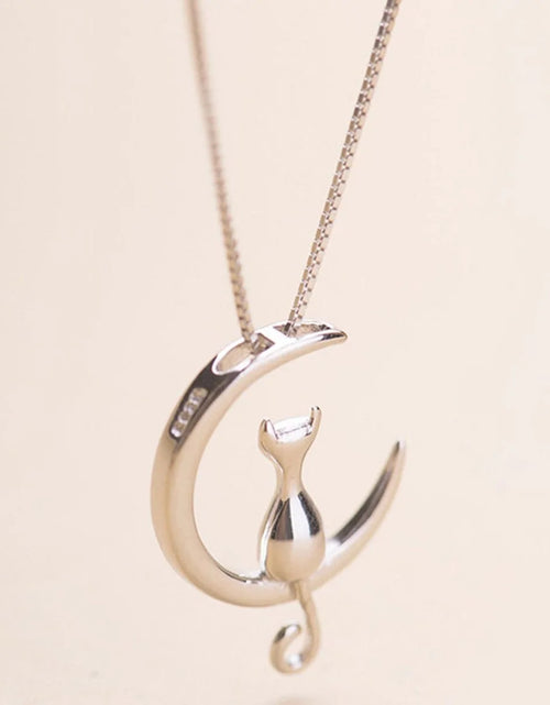 Load image into Gallery viewer, Cat Moon Necklace
