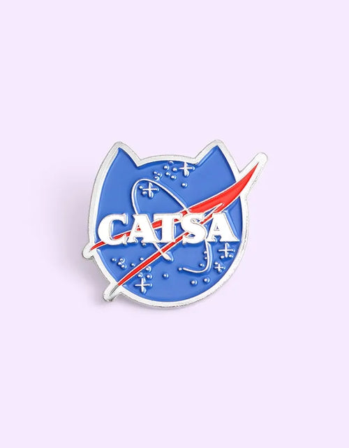 Load image into Gallery viewer, Cats Club Cat Badge Brooches
