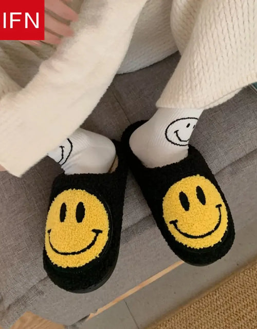 Load image into Gallery viewer, Cute Smile Pattern Fluffy Slippers
