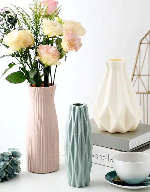 Load image into Gallery viewer, Modern Vases
